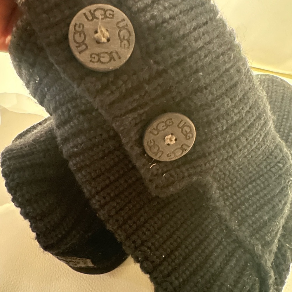Ugg black sweater boots size 6